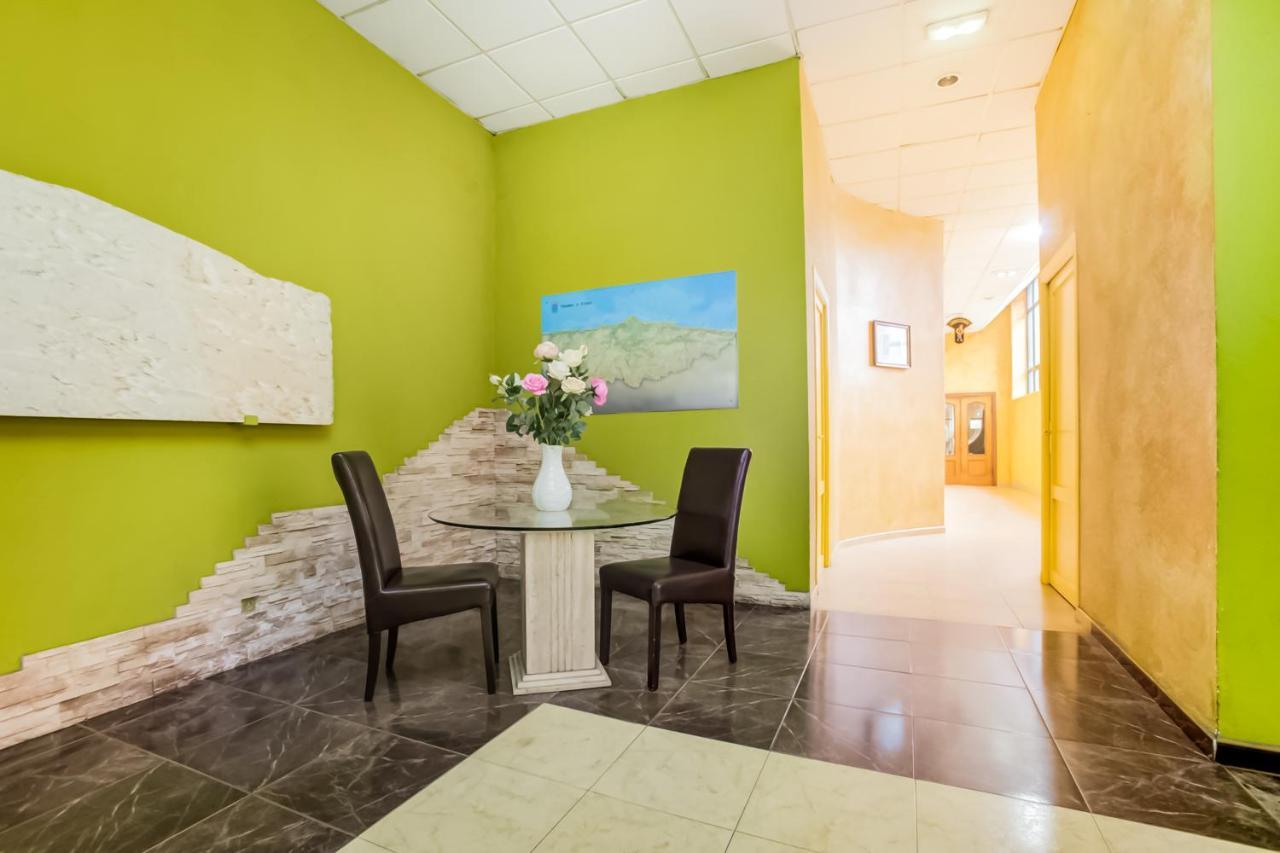 Oyo Hotel Parque Empresarial Авила Экстерьер фото
