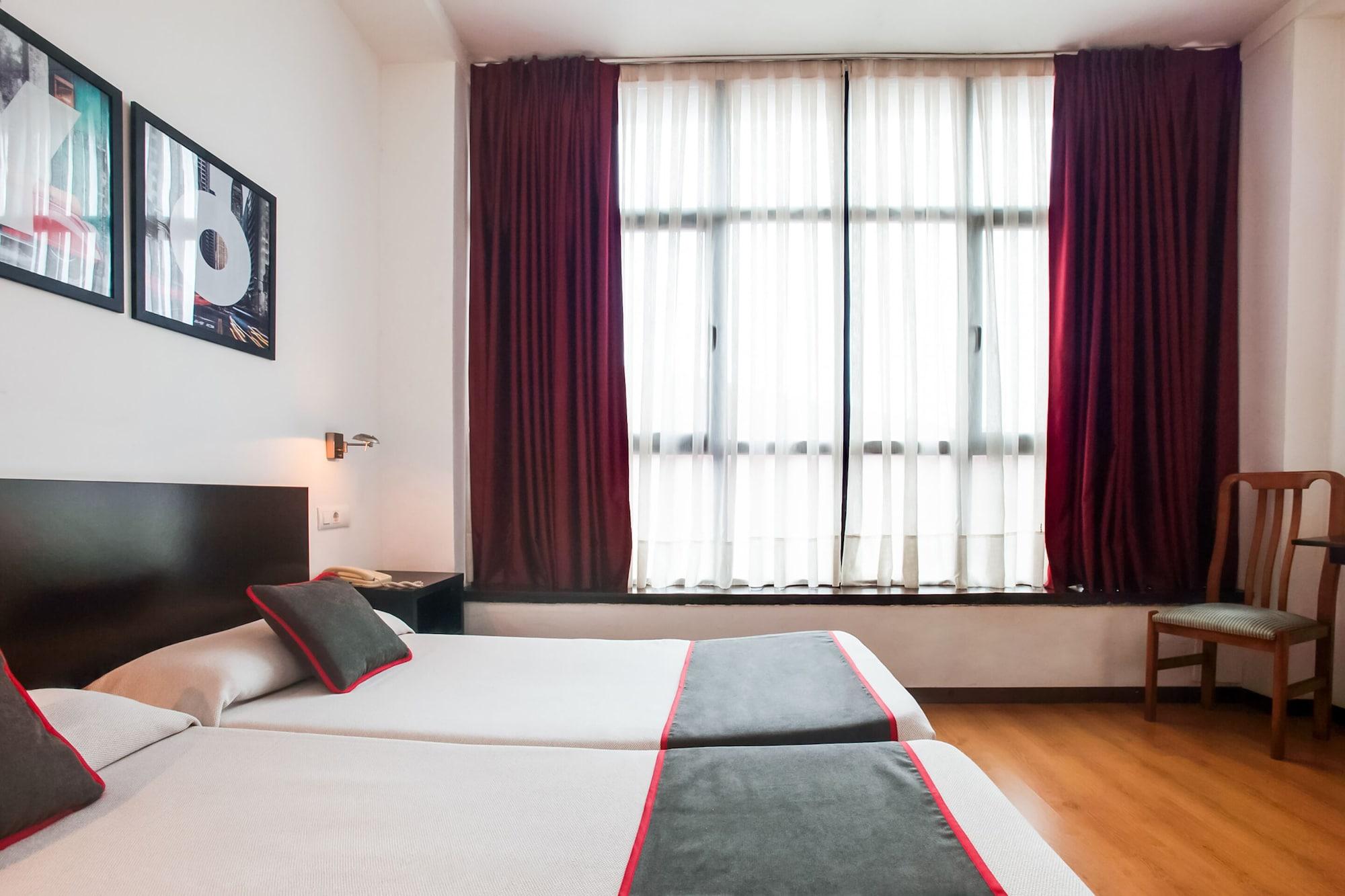 Oyo Hotel Parque Empresarial Авила Экстерьер фото