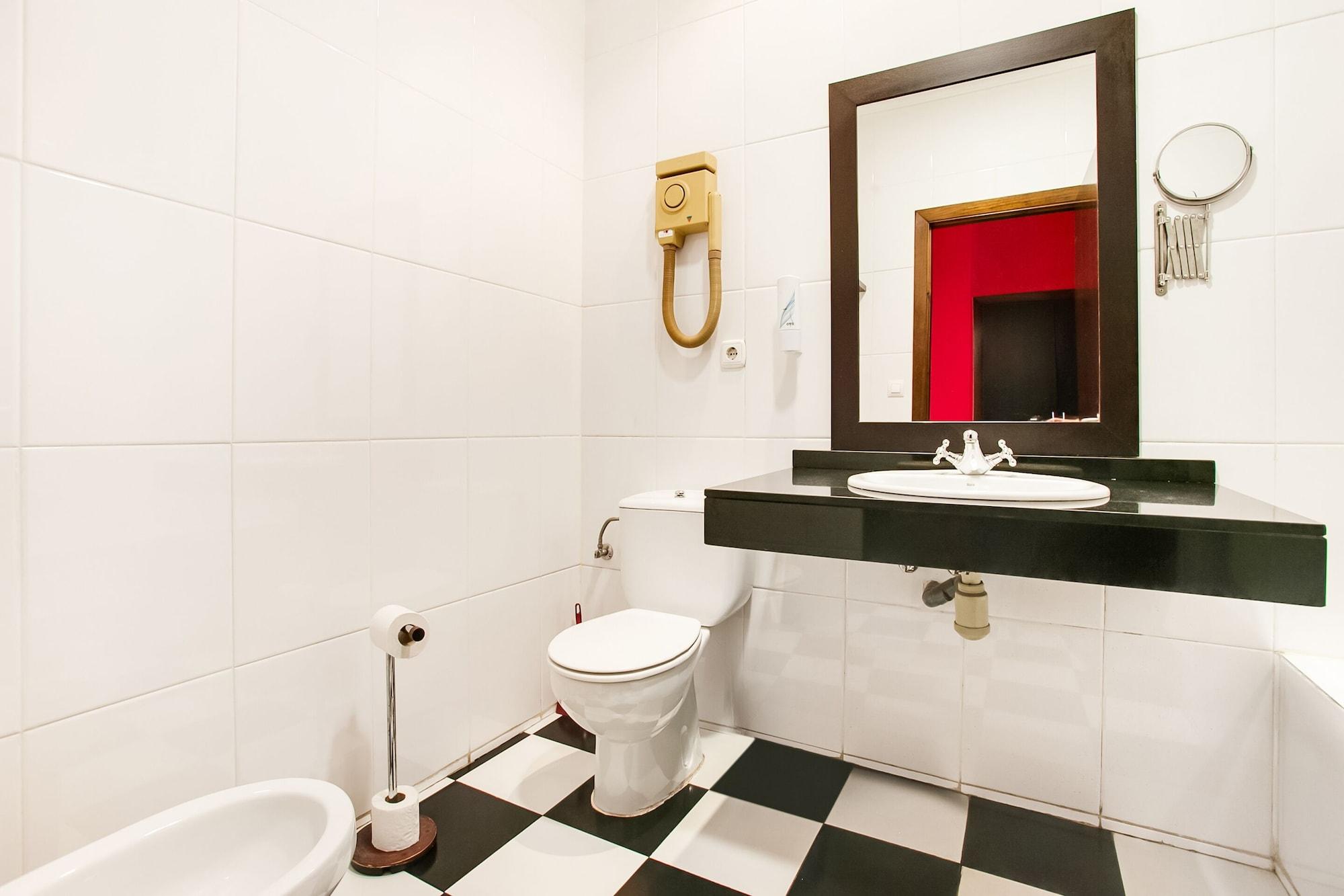 Oyo Hotel Parque Empresarial Авила Экстерьер фото