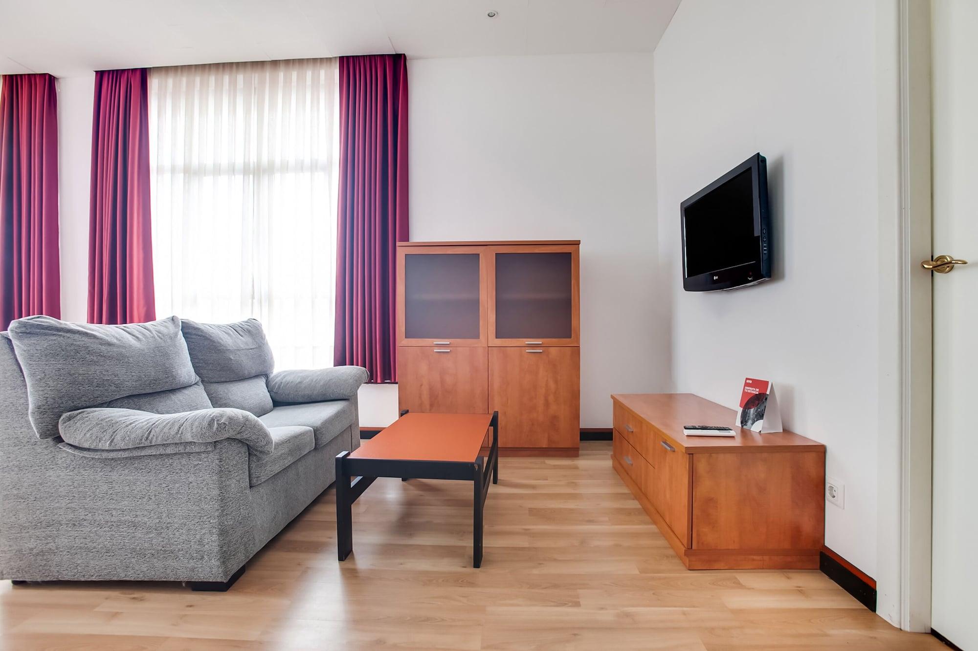 Oyo Hotel Parque Empresarial Авила Экстерьер фото