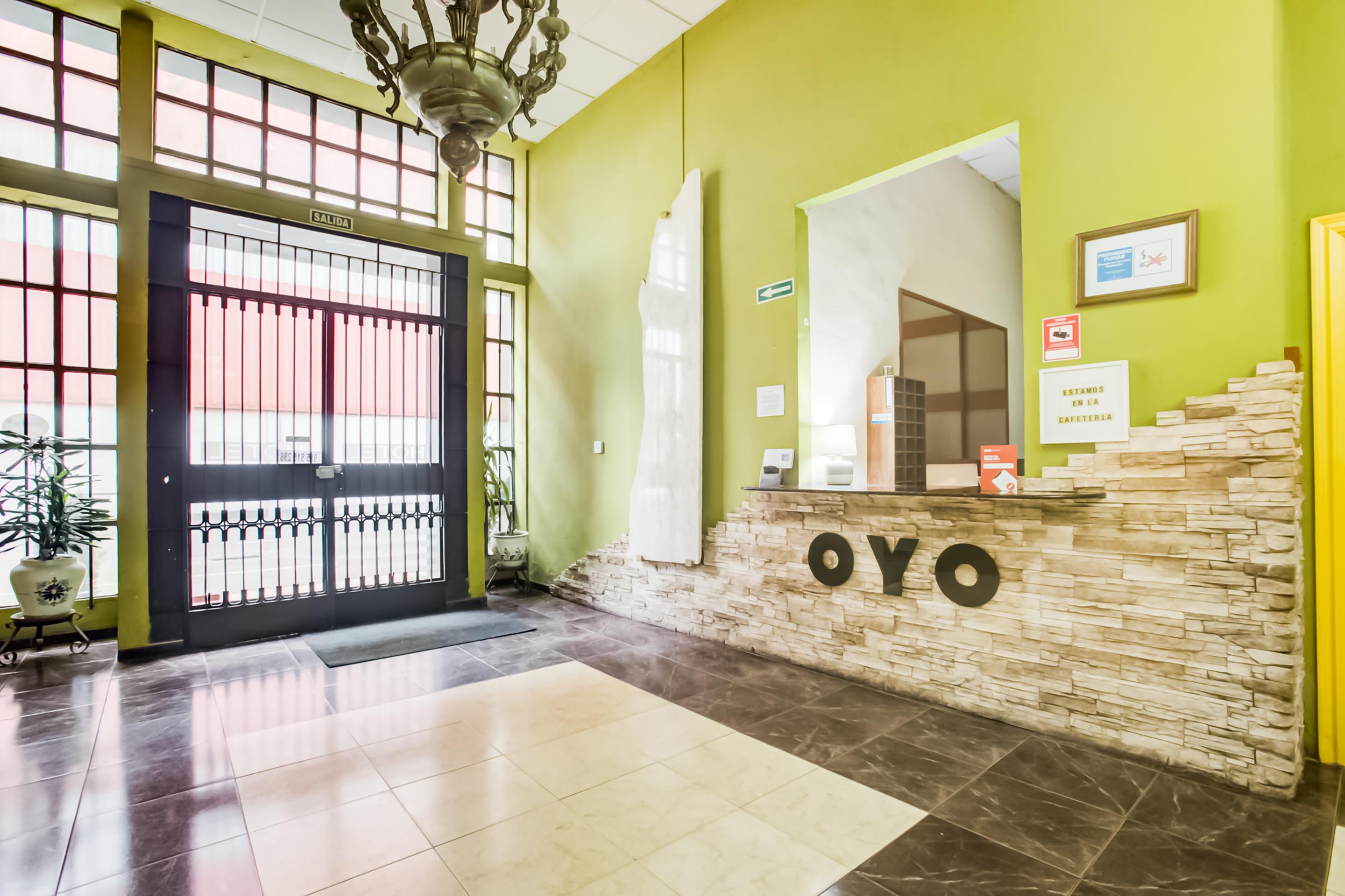 Oyo Hotel Parque Empresarial Авила Экстерьер фото
