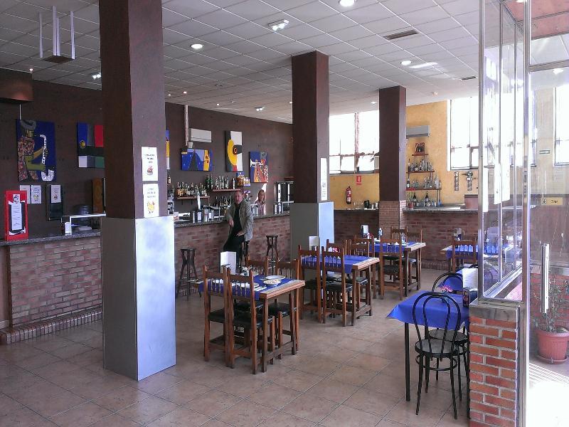 Oyo Hotel Parque Empresarial Авила Экстерьер фото