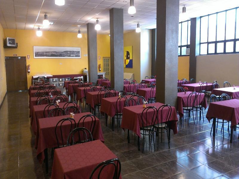 Oyo Hotel Parque Empresarial Авила Экстерьер фото